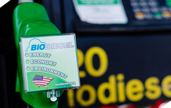 Nebraska Governor Signs Bill Promoting Use of Biodiesel