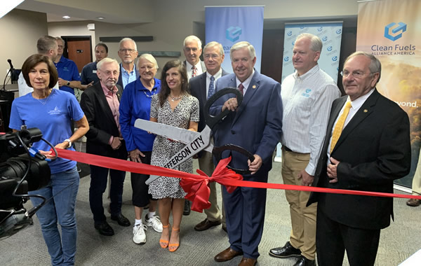Clean Fuels celebrates new name with Missouri governor, local business and civic leaders